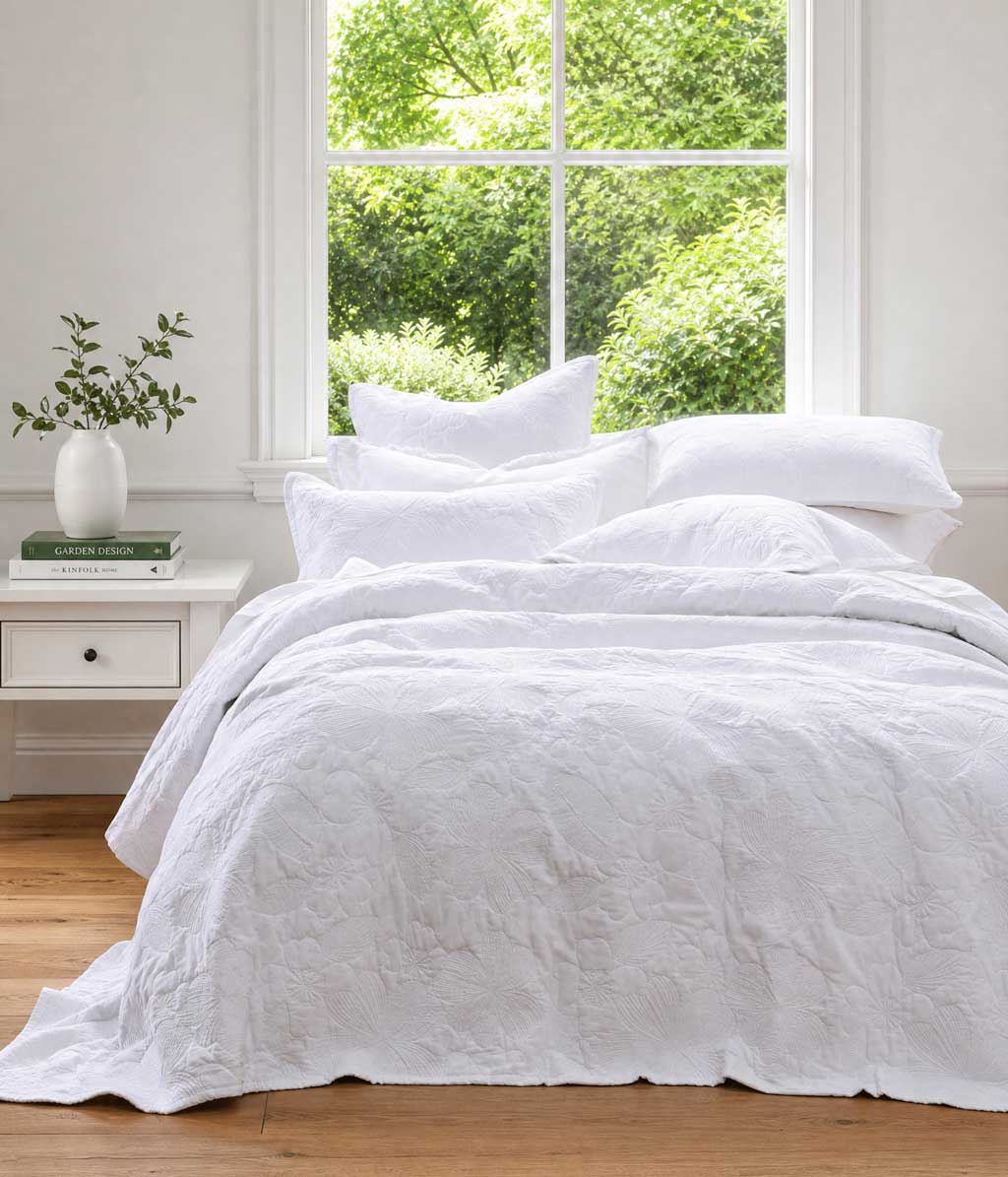 Catalina Bedspread Set