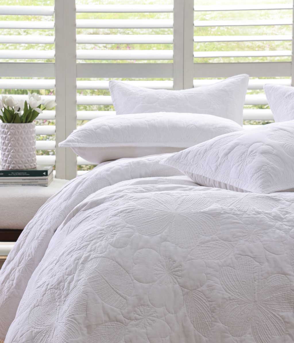 Catalina Bedspread Set