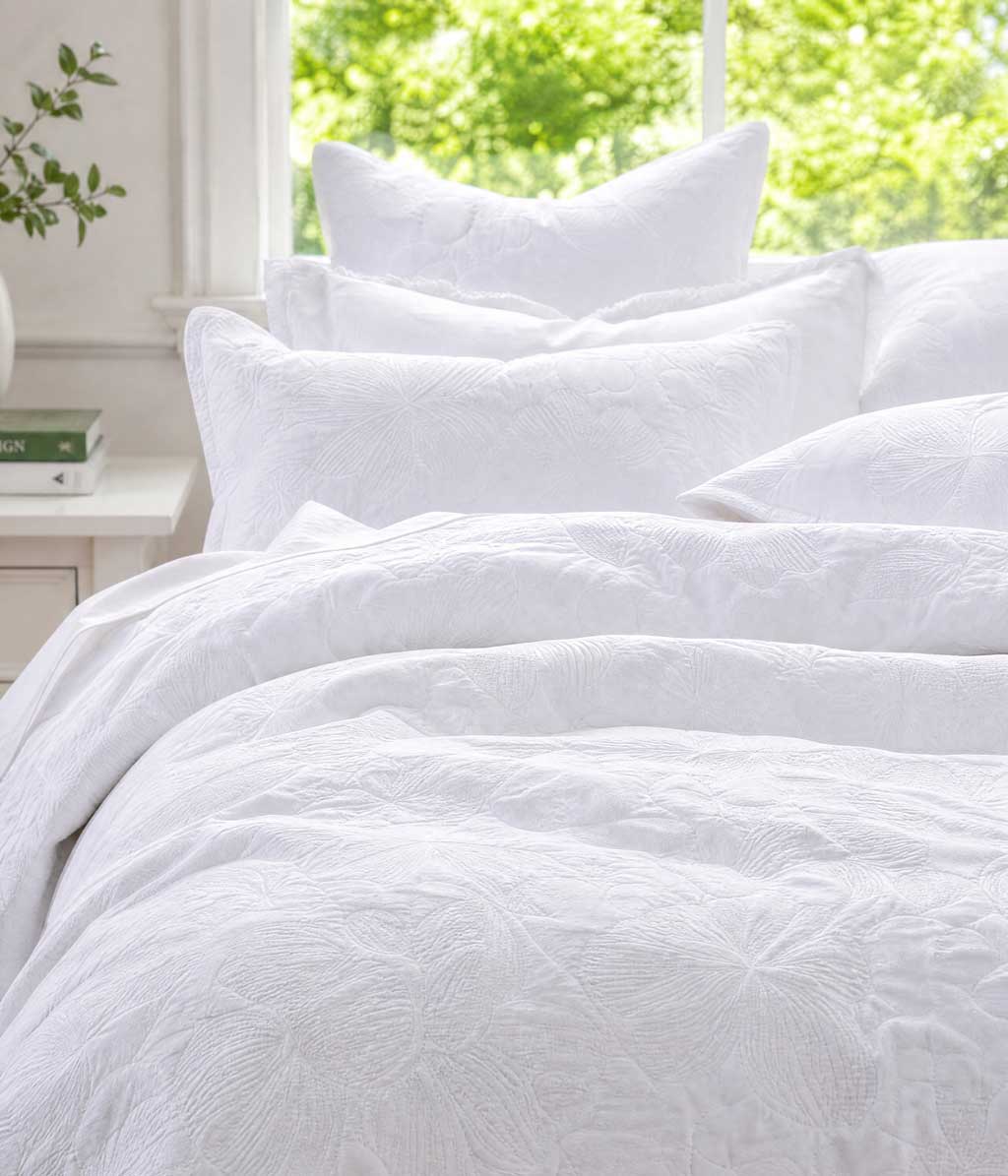 Catalina Bedspread Set