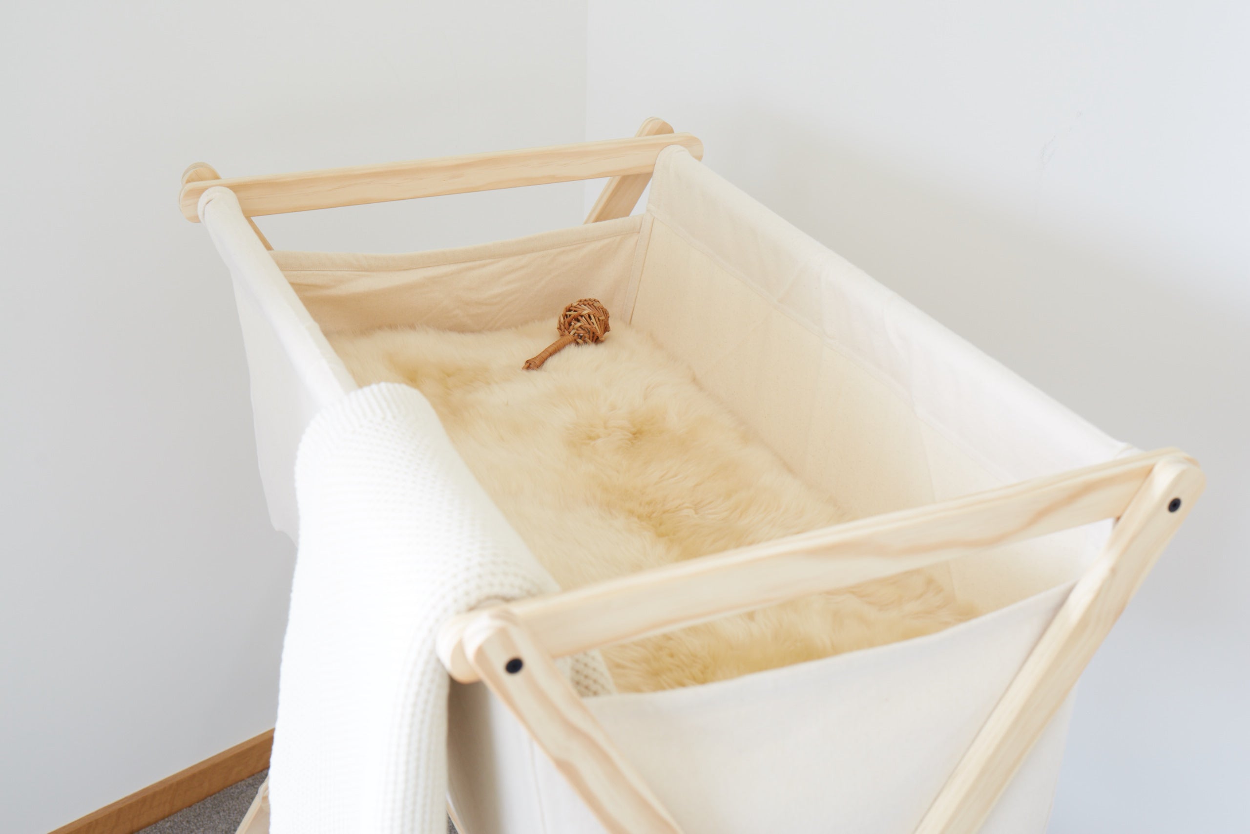 Sheepskin - Bassinet Underlay - 84 x 40cm
