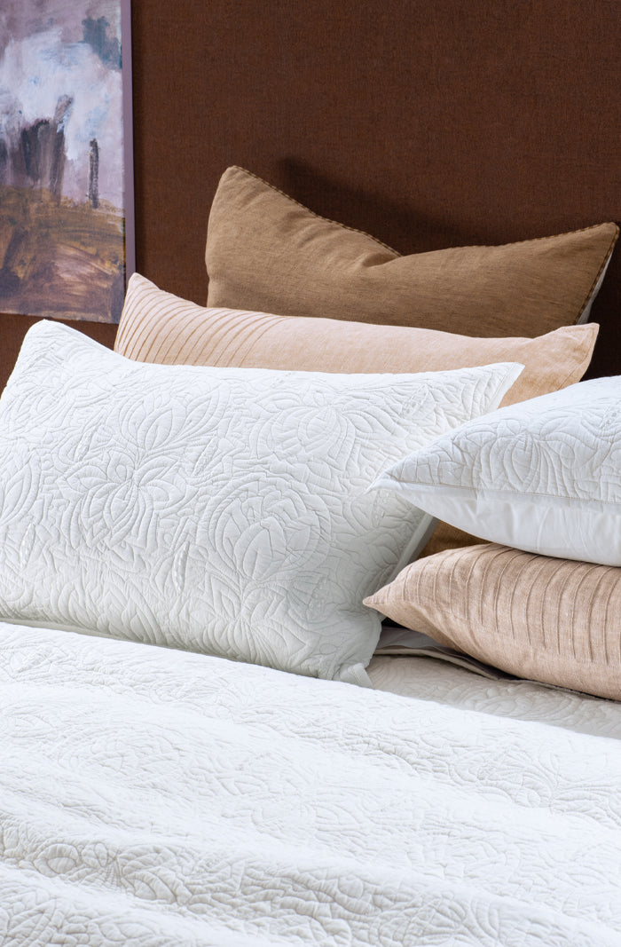 Fleur de l'Eau White Bedspread
