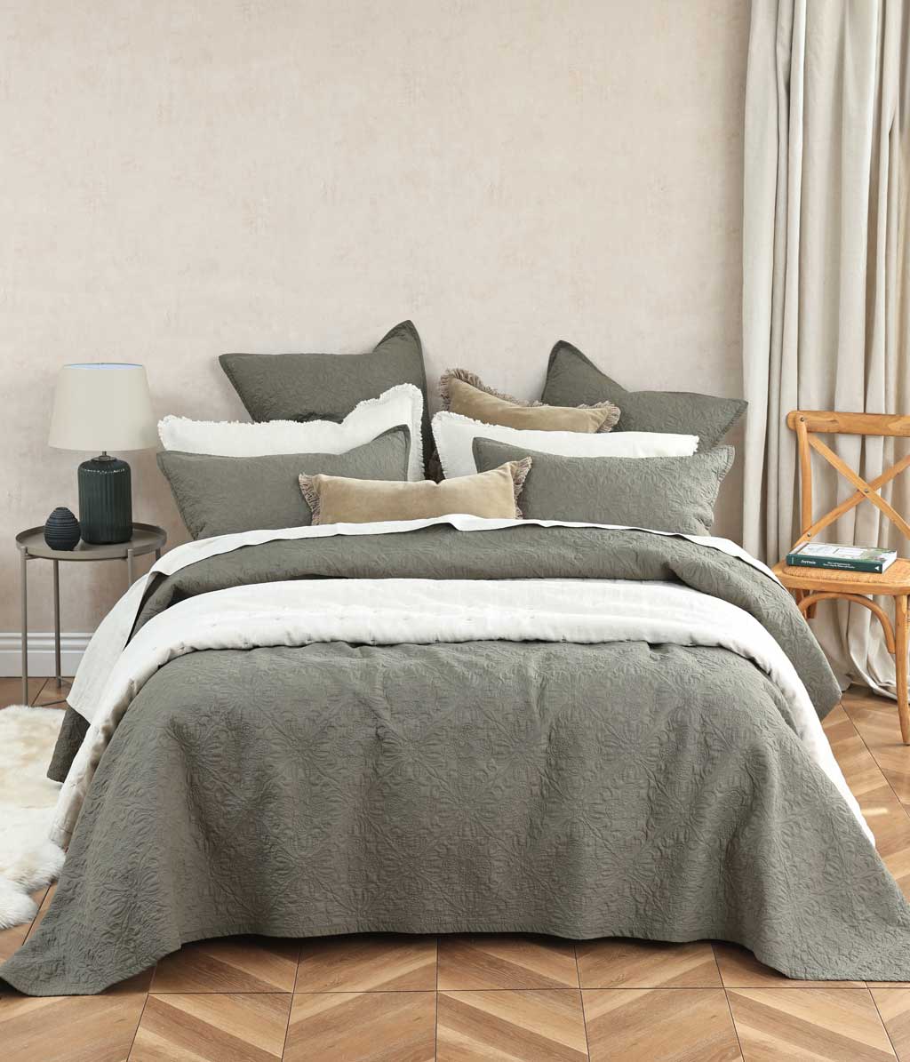 Hawthorne Bedspread Set Ivy