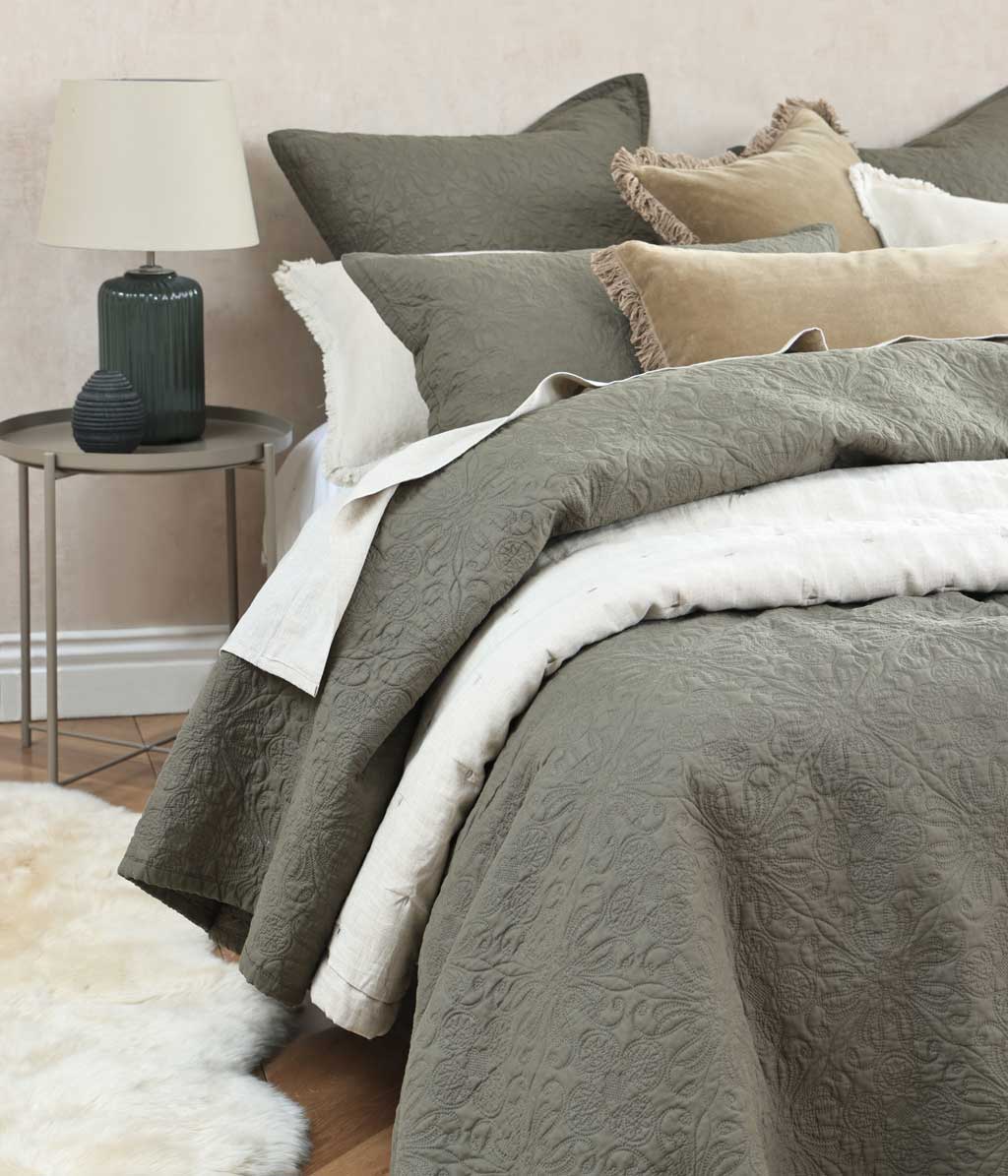 Hawthorne Bedspread Set Ivy