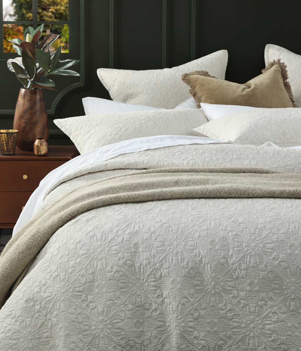MM Linen Hawthorne Bedspread Ivory - King
