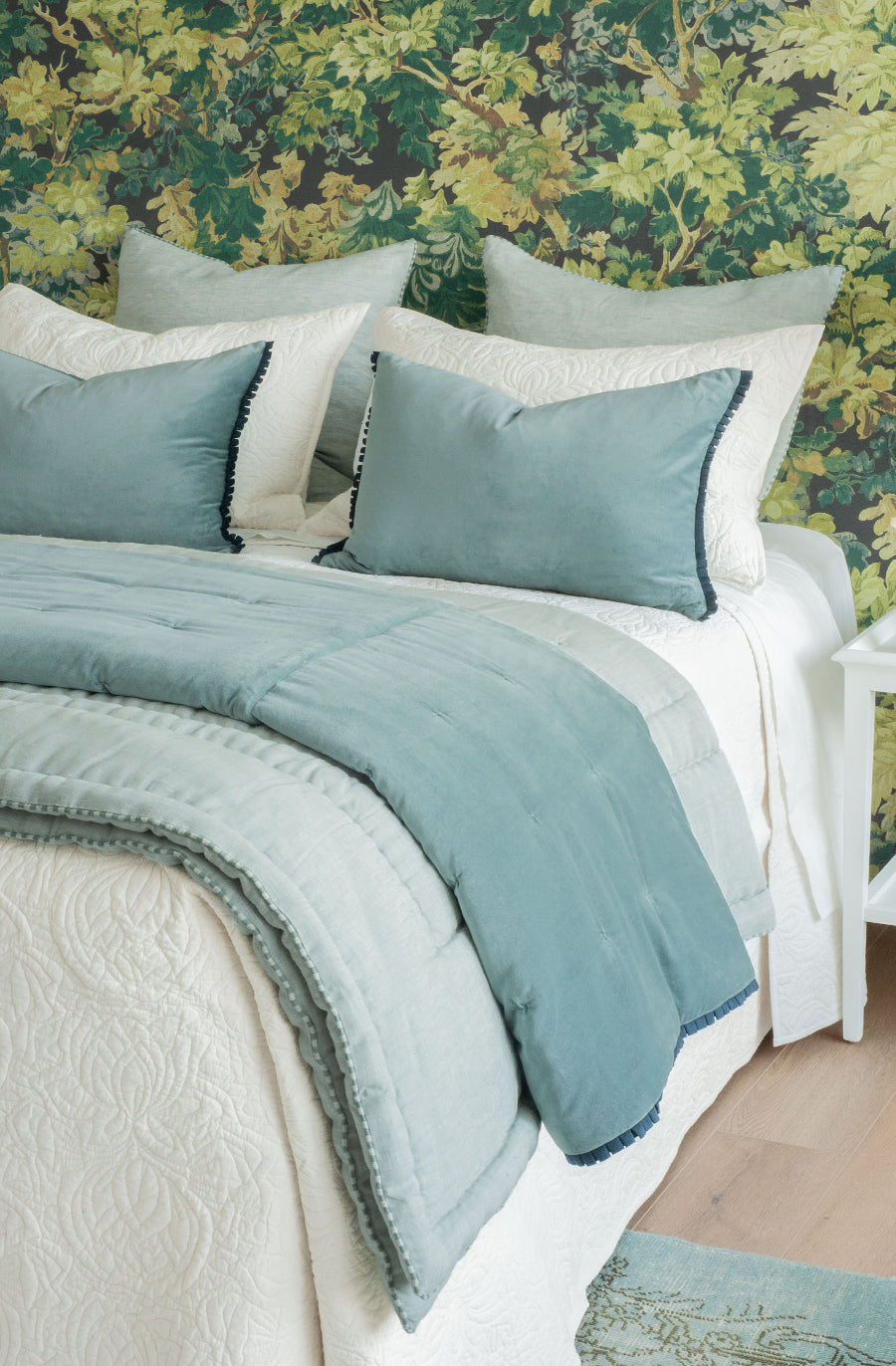 Fleur de l'Eau Ivory Bedspread