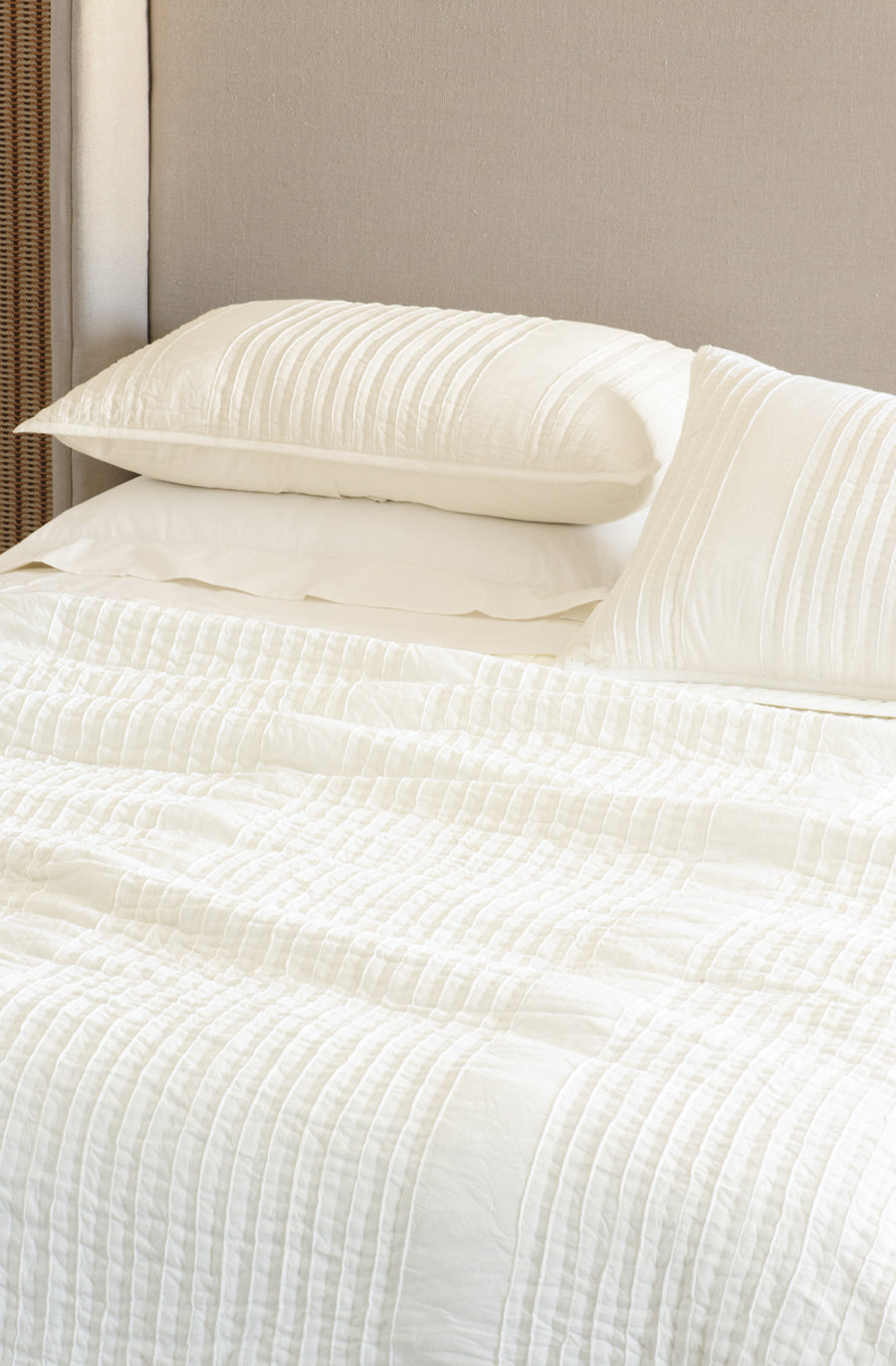 Puritsu Ivory Bedspread