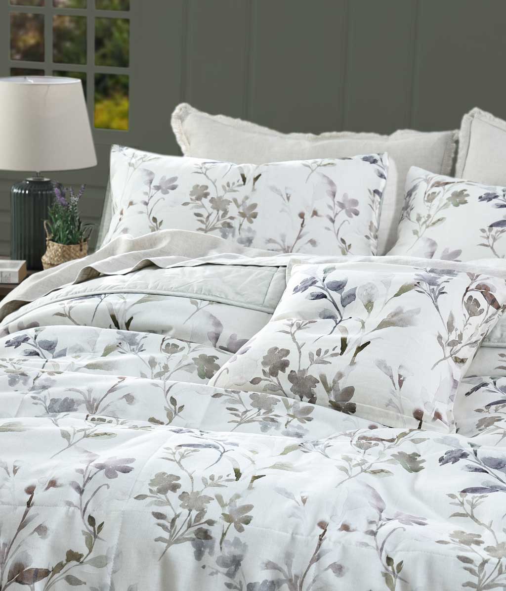 Serrata Bedspread Set