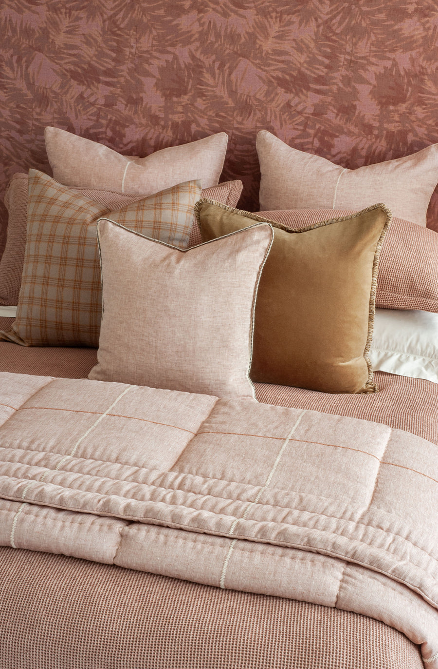 Tobiishi Pink Clay Comforter