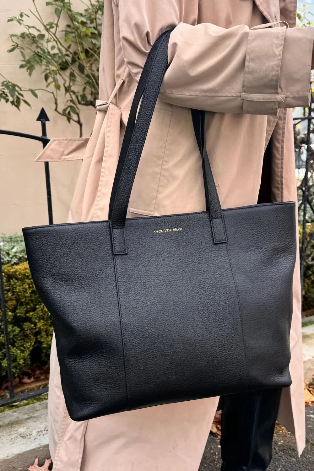 Among the brave - Tote Leather Bag