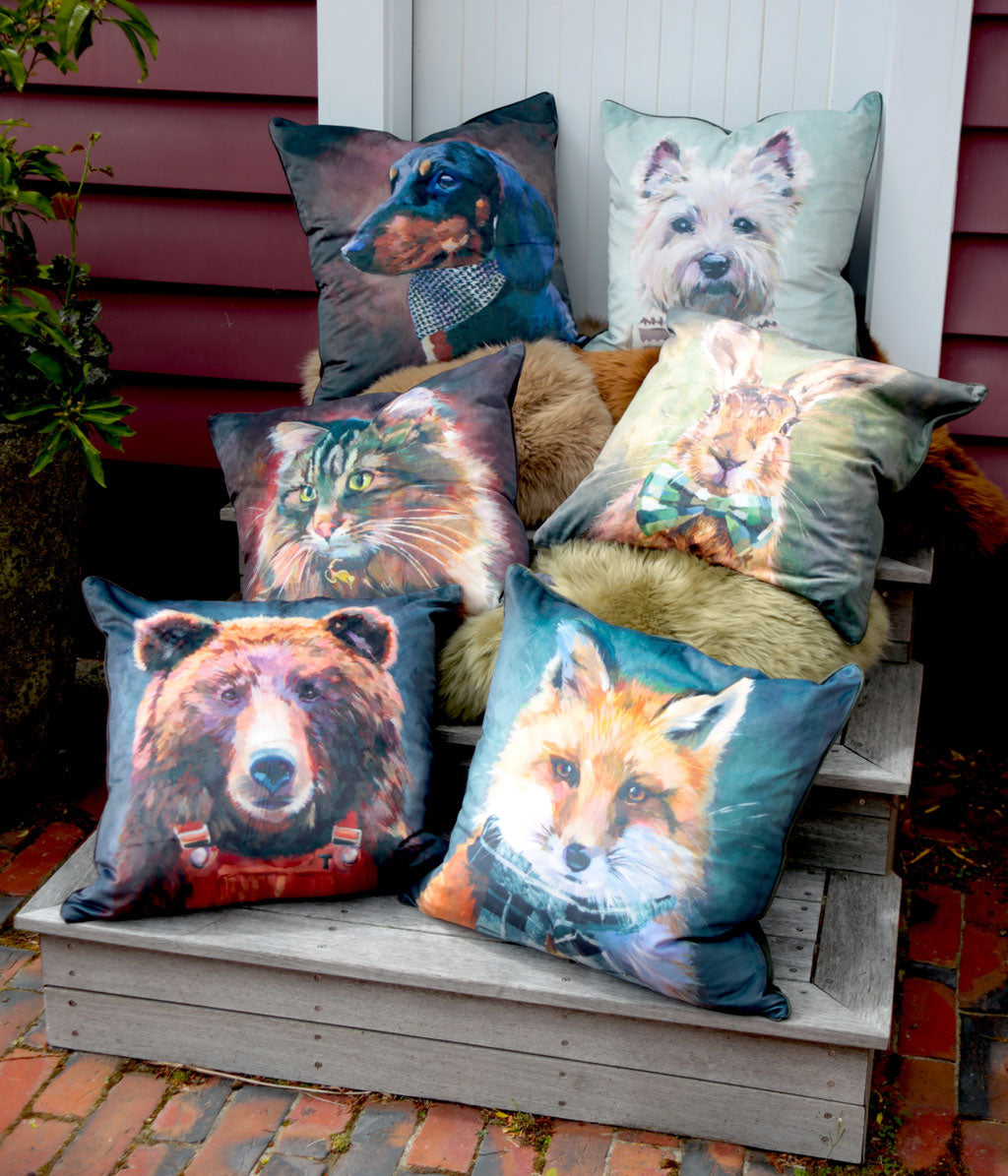 Hare Tie Cushion Cover