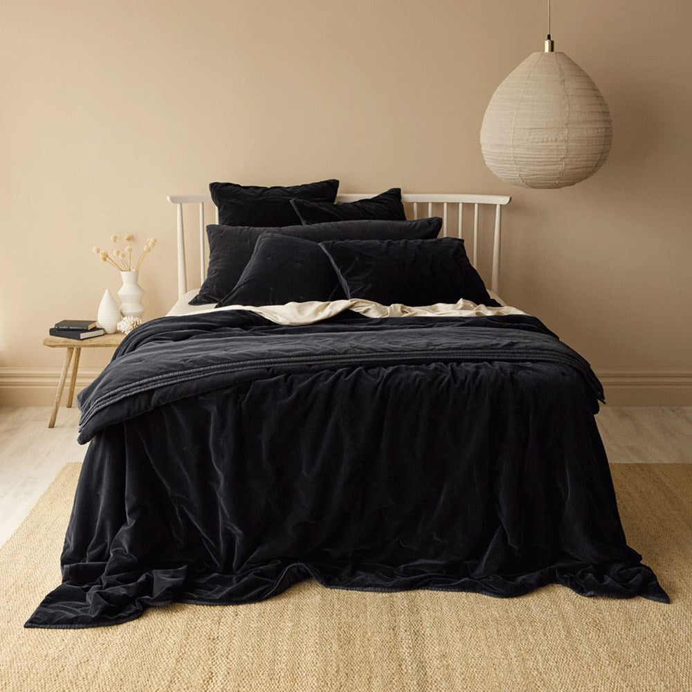 Venus Cotton Velvet Quilted Coverlet - Nero