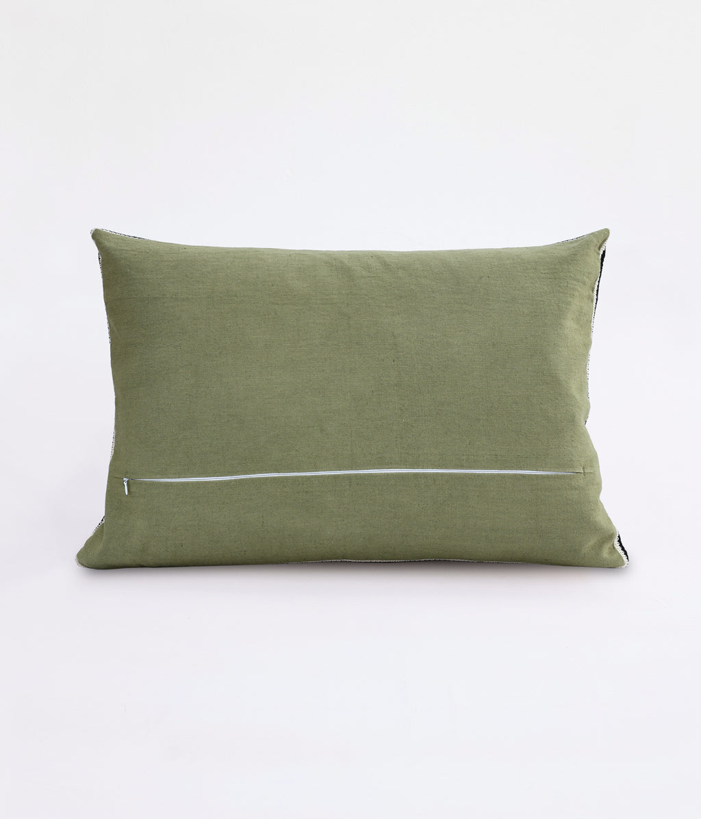 Linea Cushion Leaf
