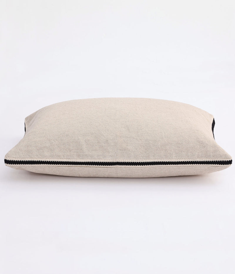 Linea Cushion Natural