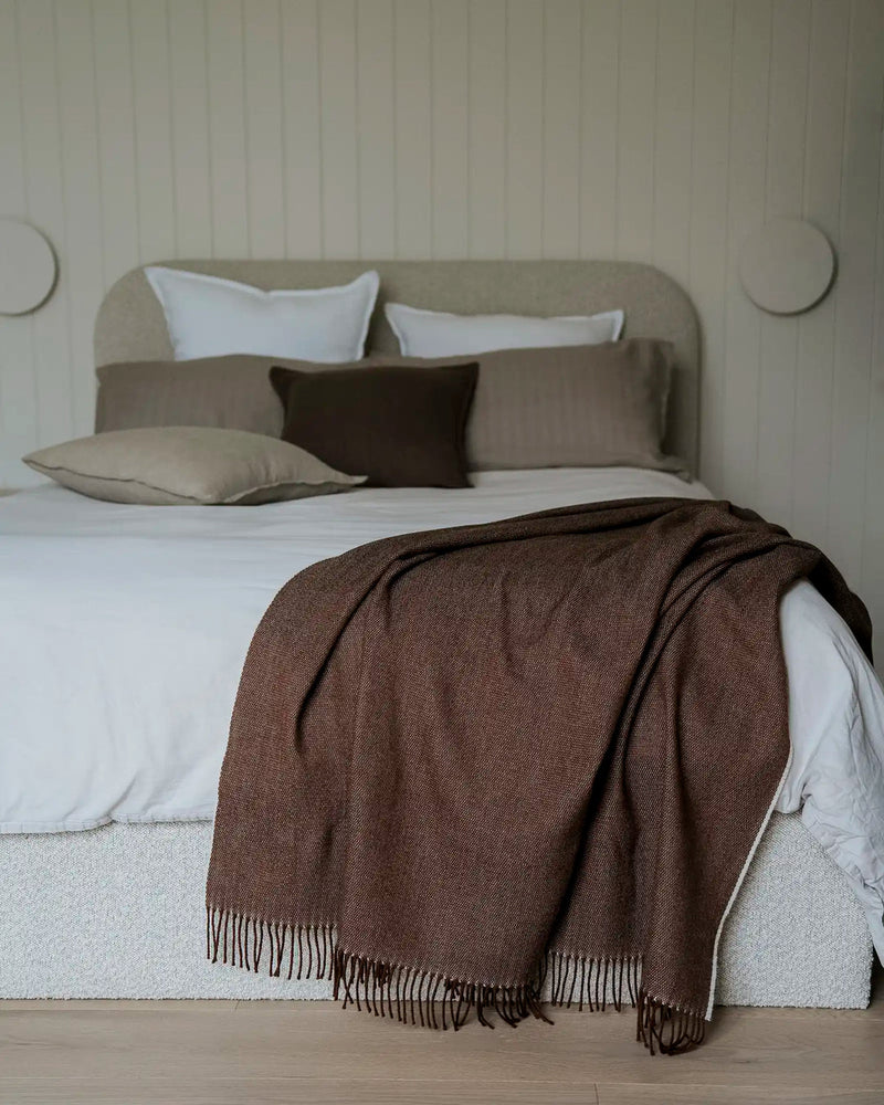 Weave Divinely Soft & Lightweight  Harris Acorn Throw