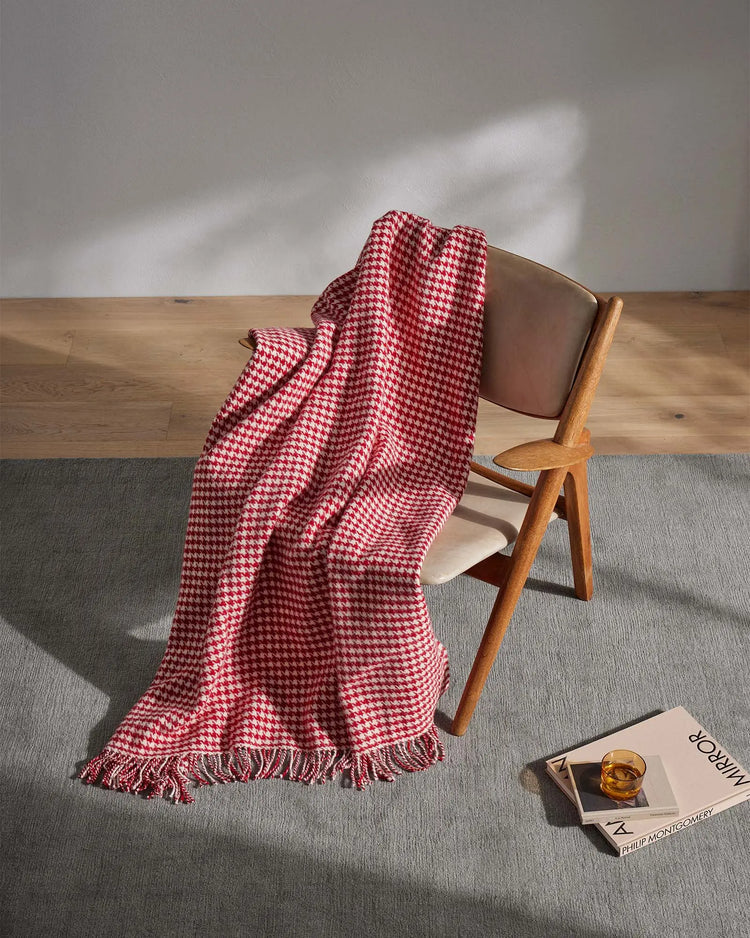 Weave Classic Houndstooth Design -  Huxter Rouge